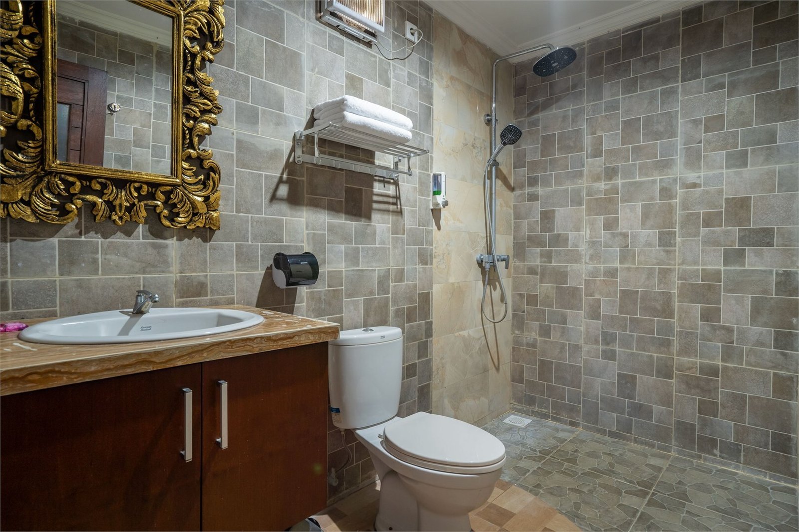 swimming pool with 2 sun loungers in Bali Vinyasa Yoga School 